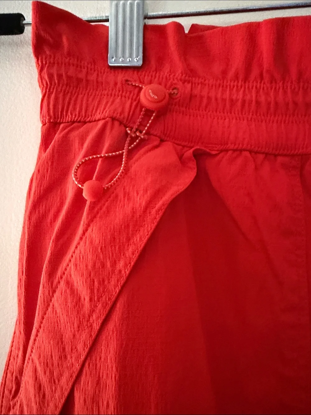 Athleta Trekkie Parachute Nylon Blend Pants Color: Vermillion Women's Sz 6 B156